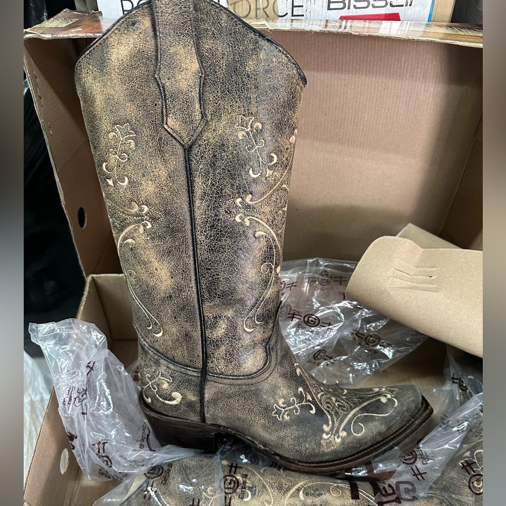 NEW Circle G Cowgirl Boots by Corral🤠